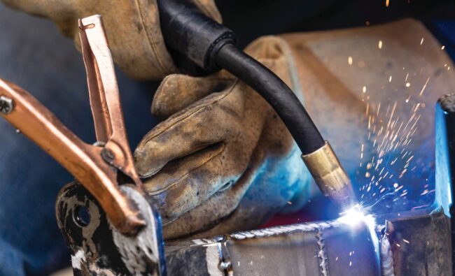 Using Welding Earth Clamps