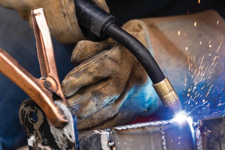 Using Welding Earth Clamps